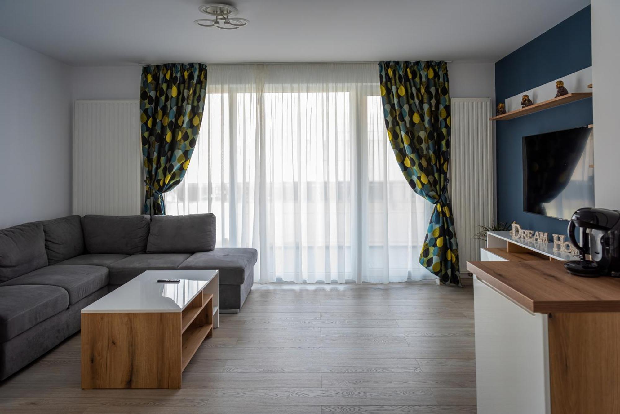 Jad - Urban Plaza - Luxury 3 Rooms & 2 Rooms Apartments براشوف المظهر الخارجي الصورة
