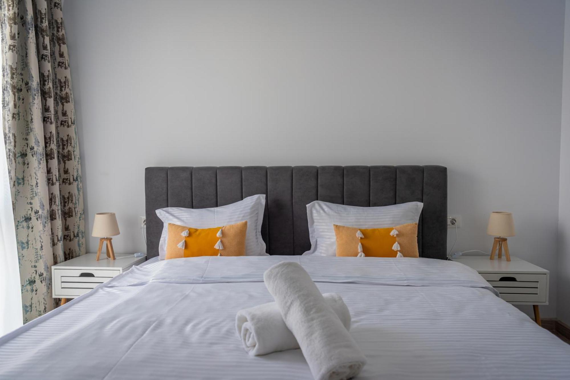 Jad - Urban Plaza - Luxury 3 Rooms & 2 Rooms Apartments براشوف المظهر الخارجي الصورة