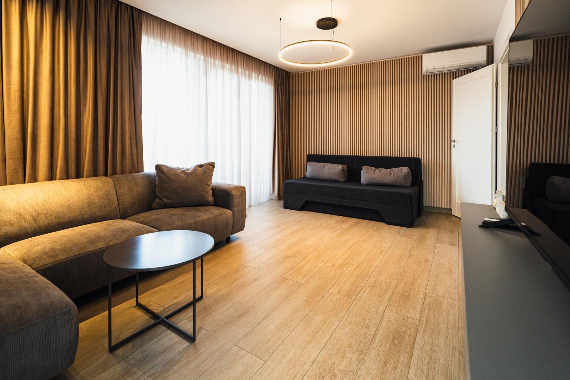 Jad - Urban Plaza - Luxury 3 Rooms & 2 Rooms Apartments براشوف المظهر الخارجي الصورة