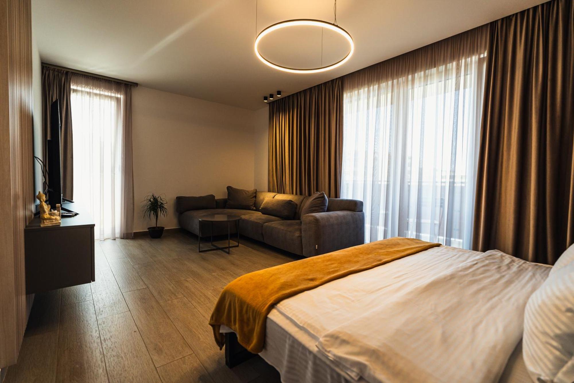 Jad - Urban Plaza - Luxury 3 Rooms & 2 Rooms Apartments براشوف المظهر الخارجي الصورة