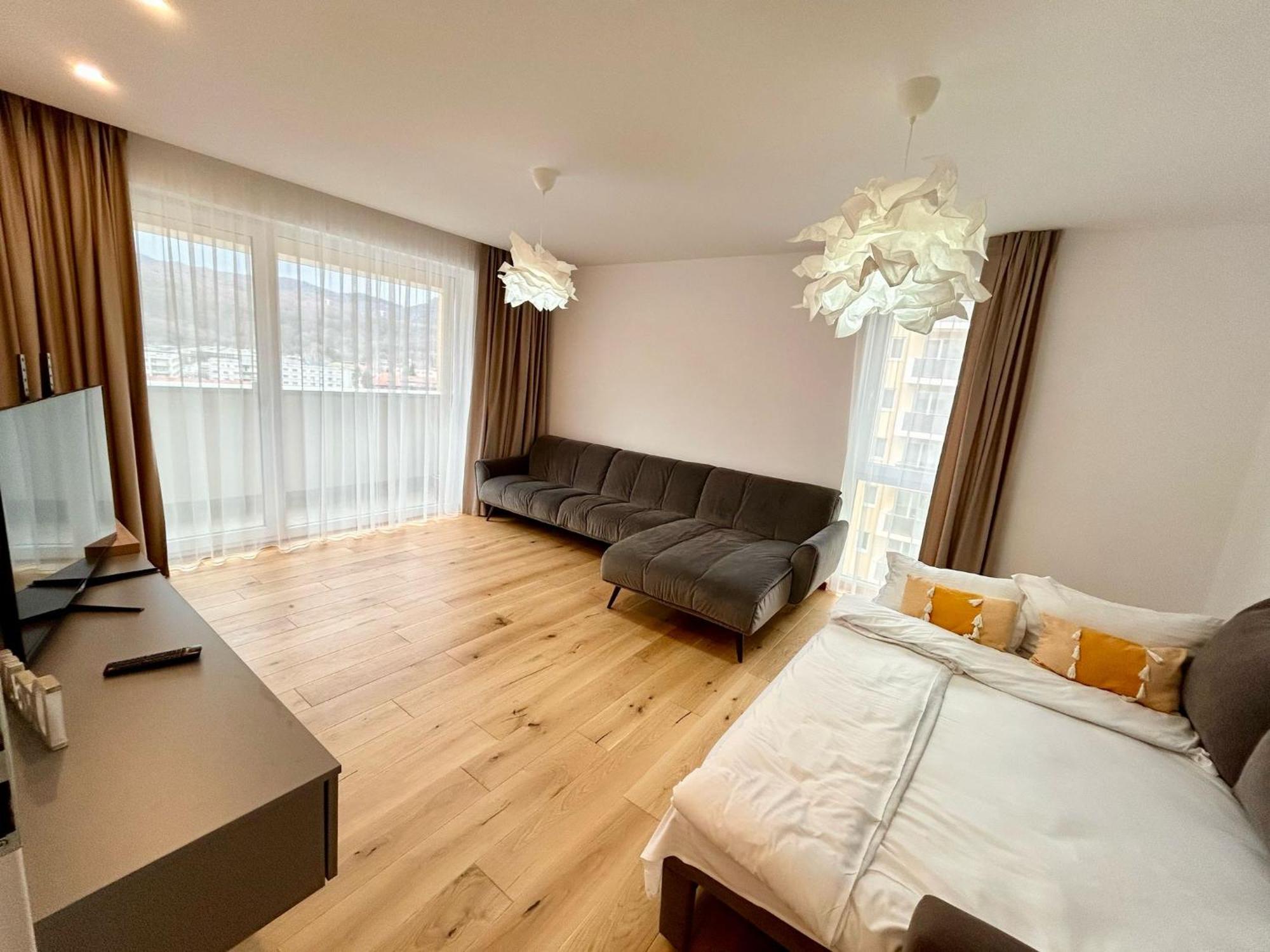 Jad - Urban Plaza - Luxury 3 Rooms & 2 Rooms Apartments براشوف المظهر الخارجي الصورة