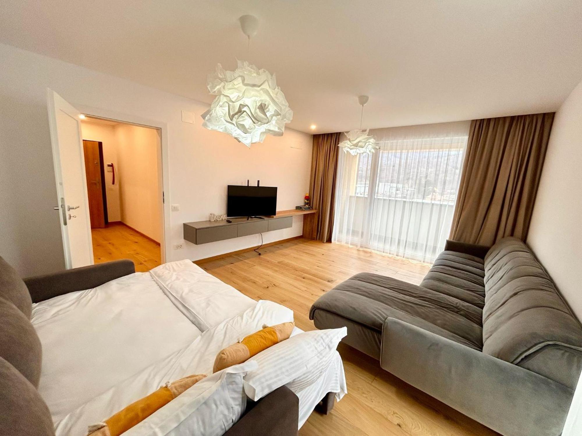 Jad - Urban Plaza - Luxury 3 Rooms & 2 Rooms Apartments براشوف المظهر الخارجي الصورة